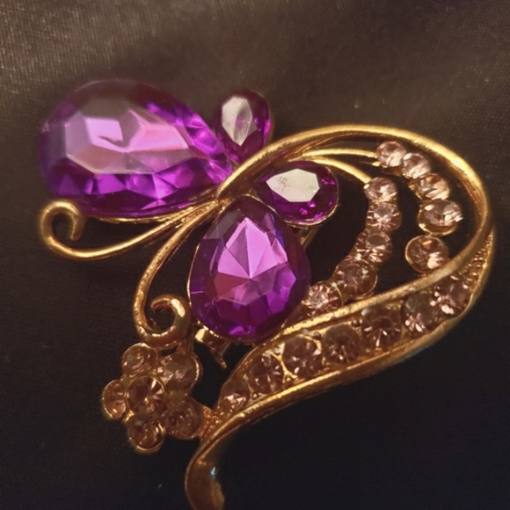 Vintage Ladies Butterfly Brooche Purple Stones with Rhinestones 2"